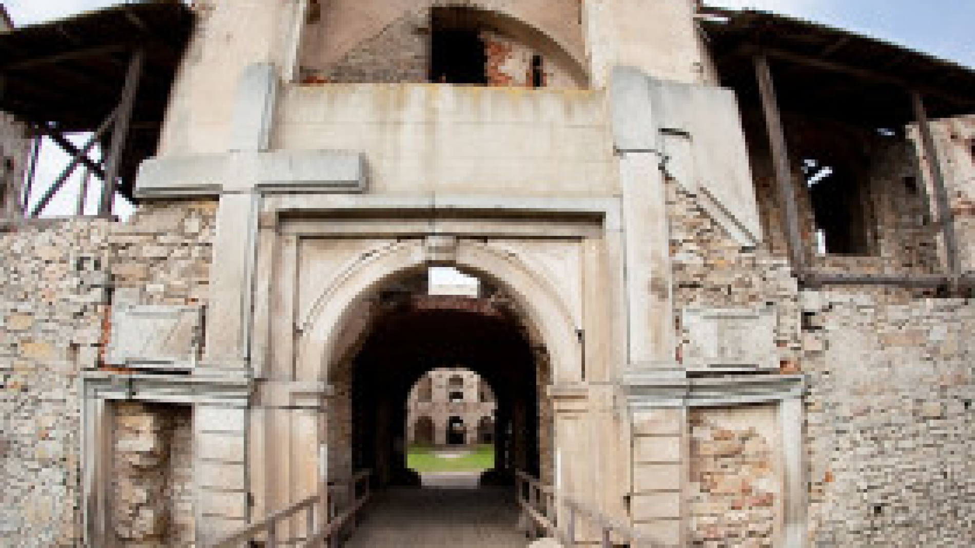 krzyztopor01-280x280