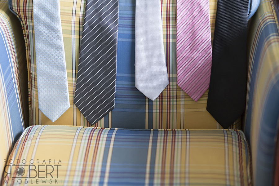 Moment wymiany obrączek ślubnych w Urzędzie Stanu Cywilnego Warszawa.