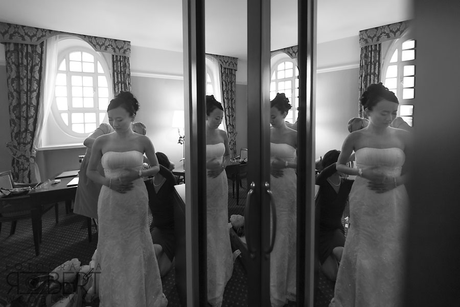 DJ Marek Sierocki miksuje muzykę, atrakcja weselna w Warszawie.