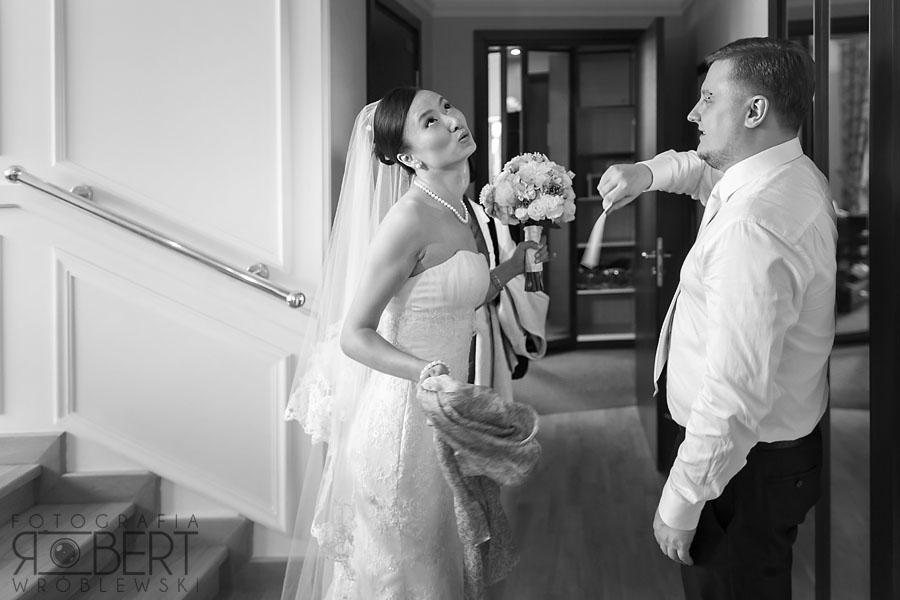 Taniec na weselu w Hotelu Polonia Palace, nocne ujęcie.