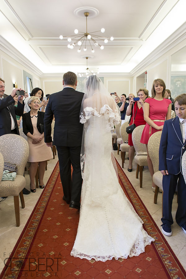 Grupowe tańce i animacje na weselu w Hotelu Polonia.