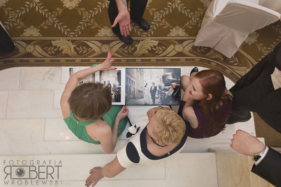 Uchwycone szczęście Młodej Pary podczas wesela.