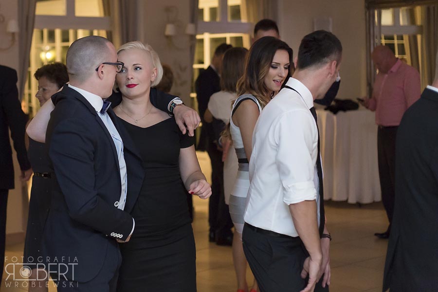 Uśmiechnięta Agnieszka i Wojtek - zdjęcia ślubne