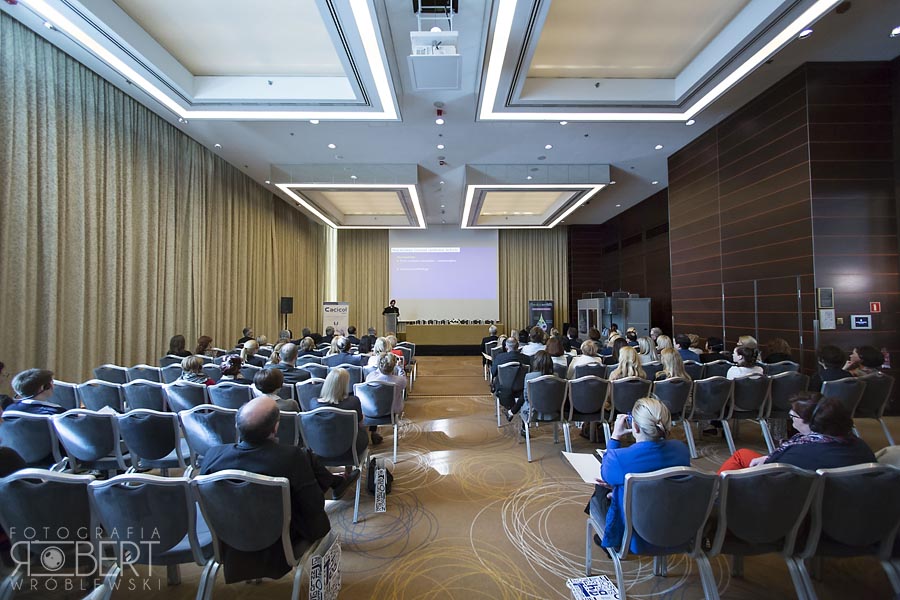 konferencja Thea fotograf