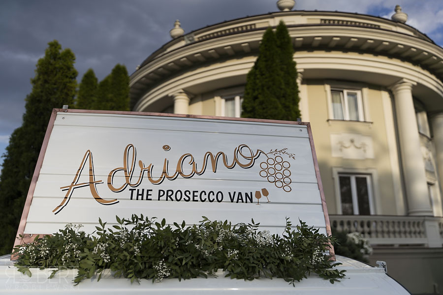 Adriano Prosecco Van jako atrakcja weselna w Otrębusach
