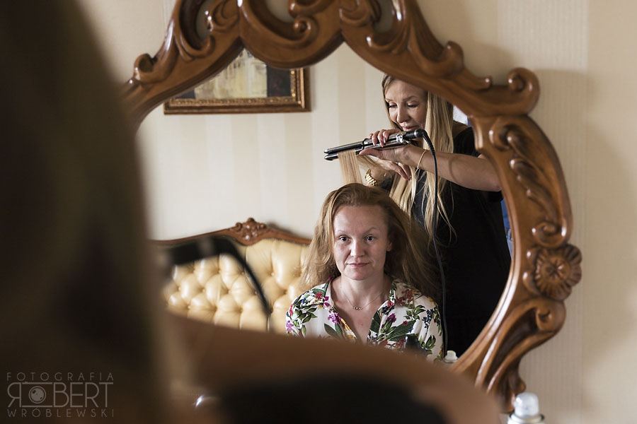 Romek w eleganckim garniturze ślubnym