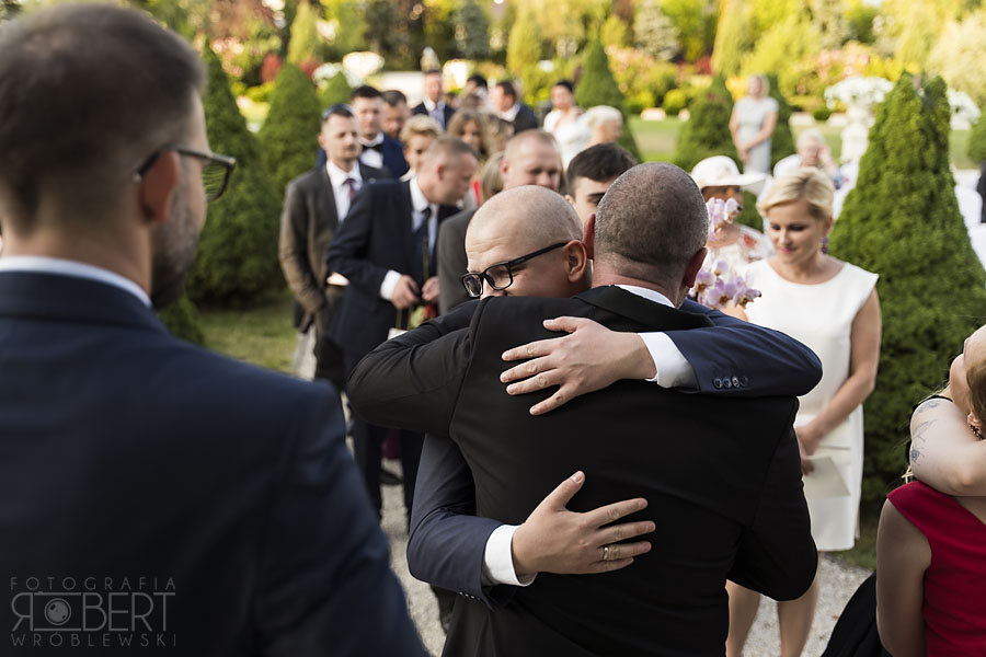 Zdjęcie grupowe Pary Młodej i przyjaciół