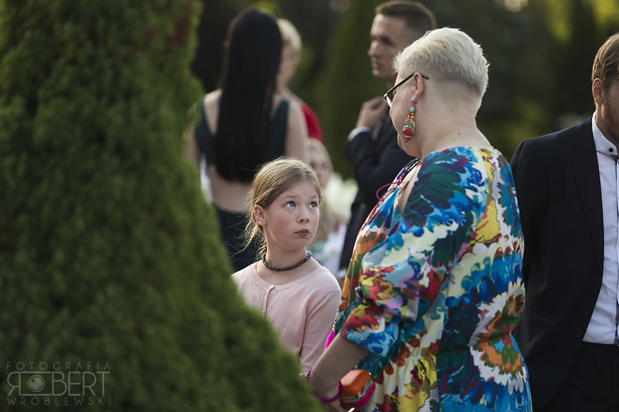 Asia i Romek przyjmują kieliszek szampana