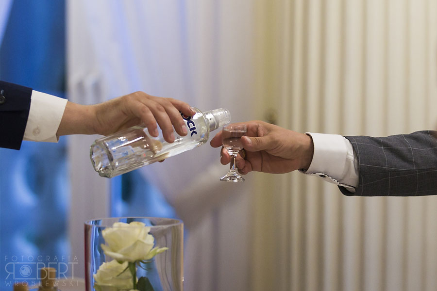 Goście tańczą w Pałacyku Otrębusy