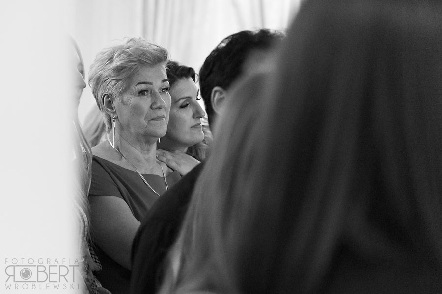 Radosna zabawa na parkiecie