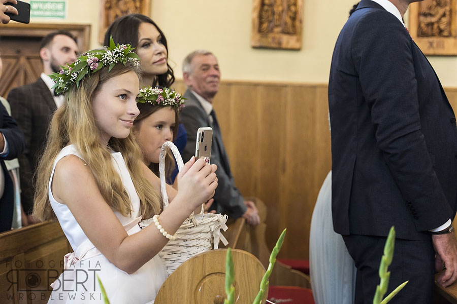 Pan Młody z gośćmi, zabawa oczepinowa