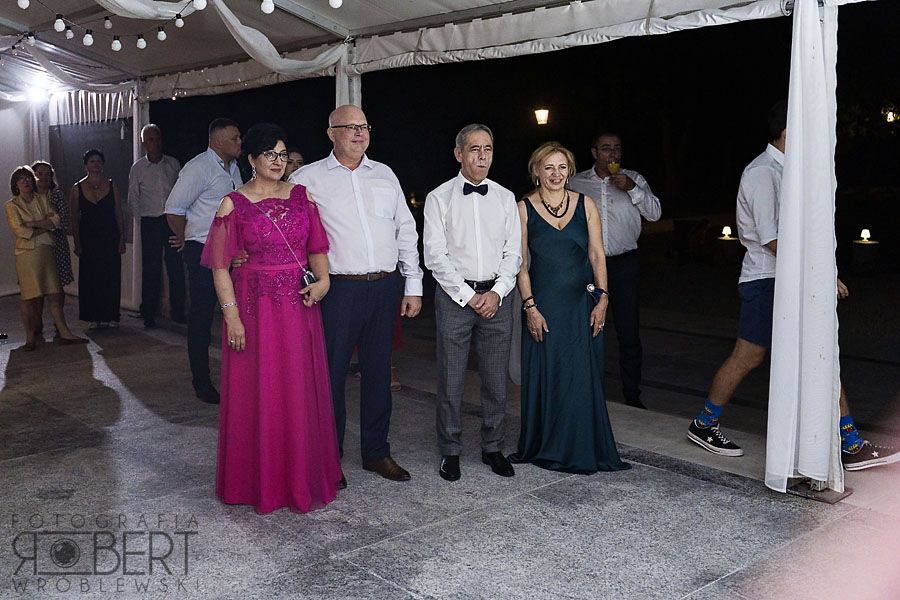 Romantyczna fotografia Nowożeńców nocą