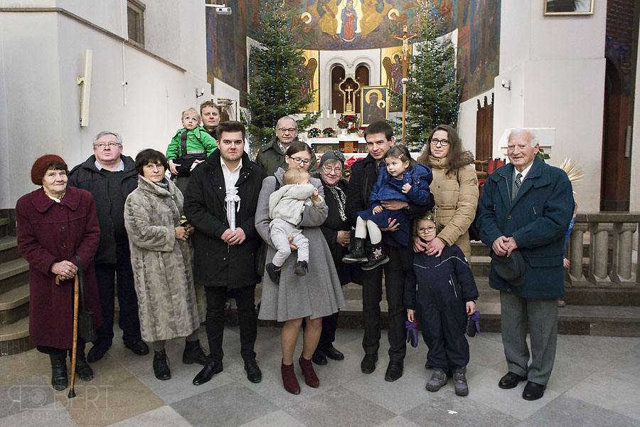 zdjęcie z chrztu grupowe to świetna pamiątka