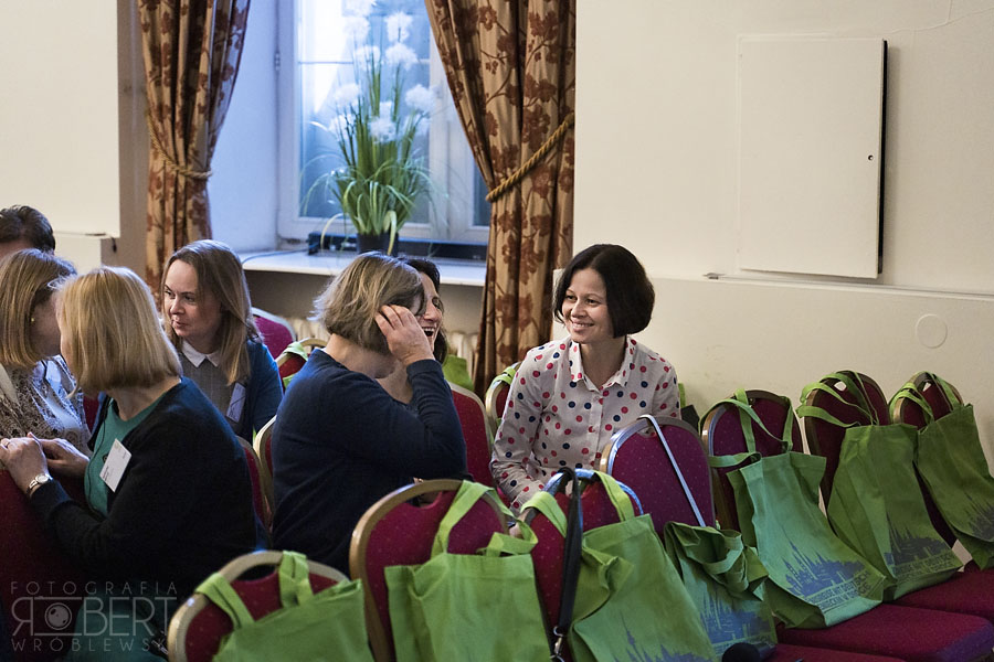 praca w grupach w czasie konferencji praca w grupach w czasie konferencji