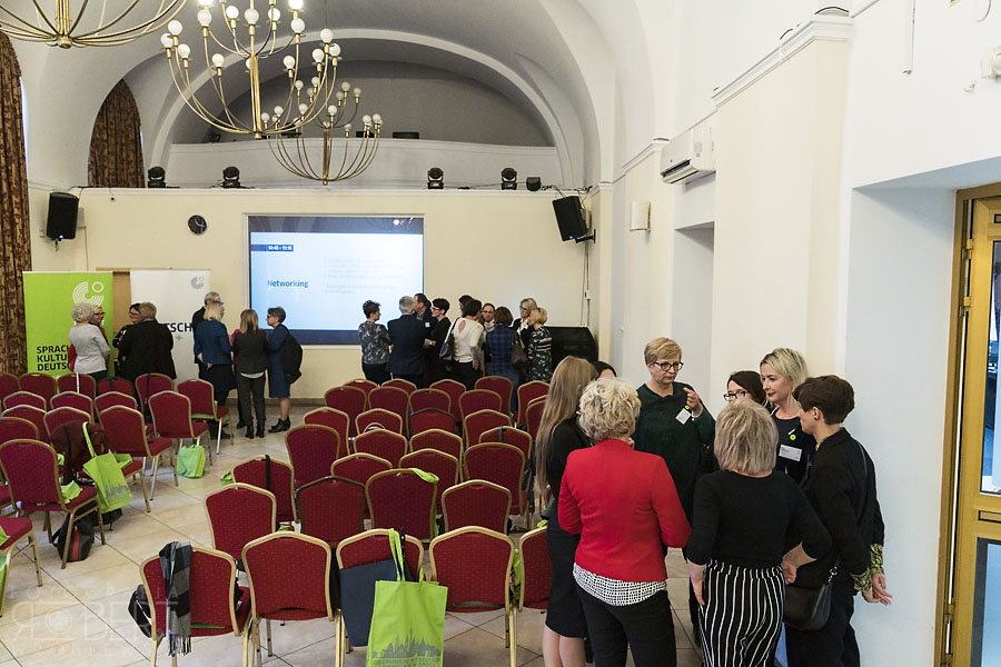 Tworzą się pierwsze grupy w czasie konferencji Tworzą się pierwsze grupy w czasie konferencji