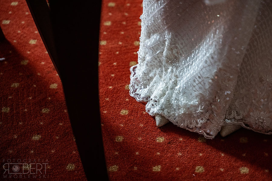 Emocjonalny taniec nowożeńców w Hotelu Splendor