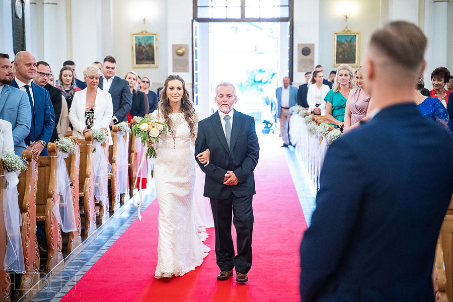 Pociąg weselny prowadzony przez parę młodą
