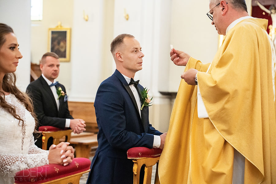 Zakochani patrzą sobie w oczy
