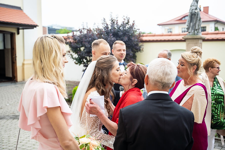 Nowoczesny reportaż ślubny w plenerze