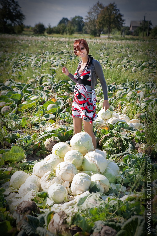 Sesja ciążowa w plenerze - zabawny pomysł na zdjęcia