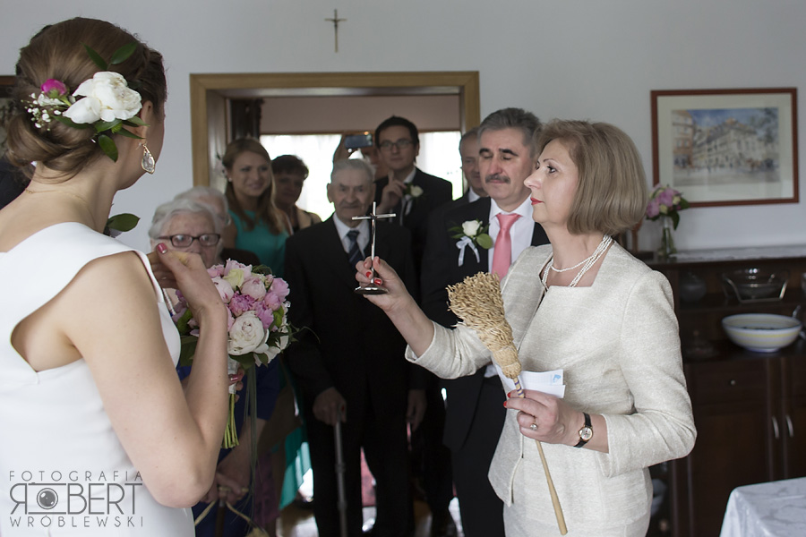 Wyjście z kościoła ryż Wyjście Pary Młodej z kościoła w Skierniewicach