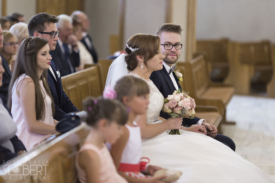 Radość gości weselnych na parkiecie