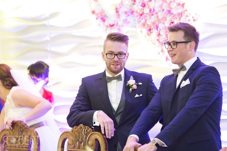 Radość Kasi i Igora po mszy