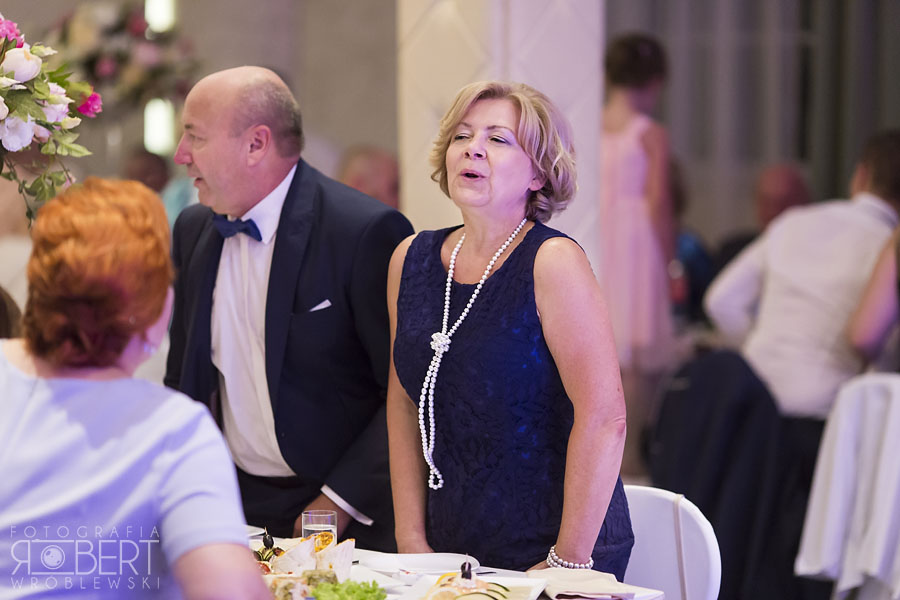 Pan Młody odbiera Pannę Młodą z domu