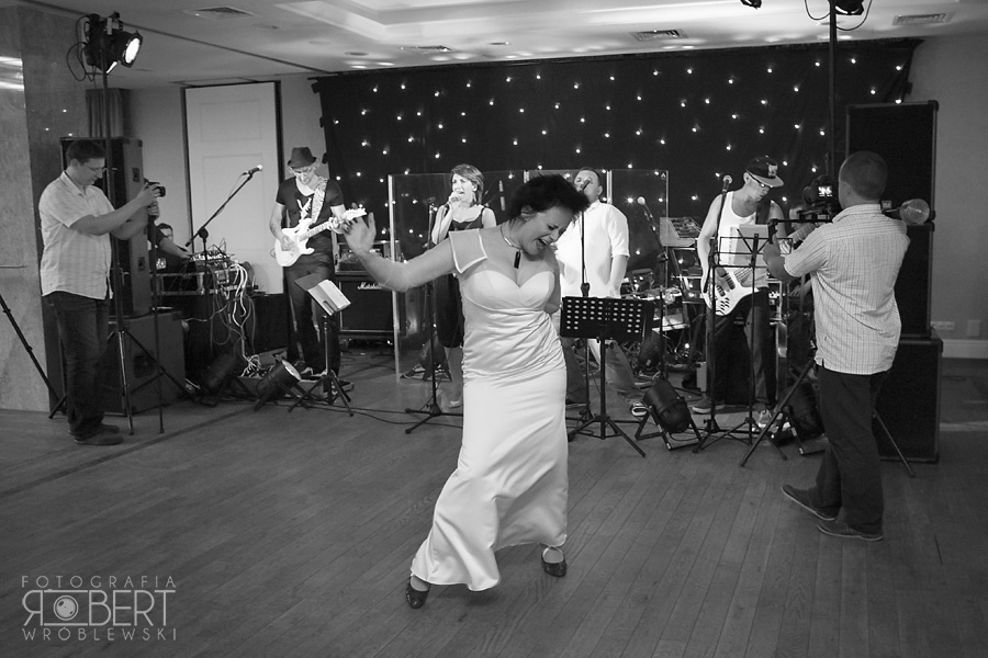 Kasia i Adam pamiątkowe zdjęcie ślubne