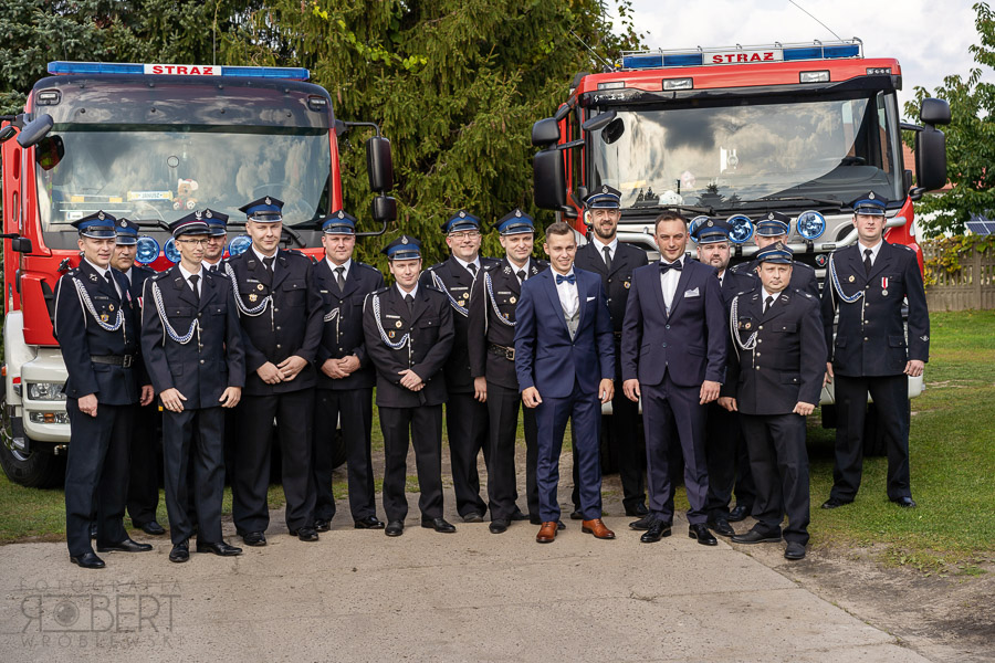 Panna Młoda wchodzi do Bazyliki w Niepokalanowie