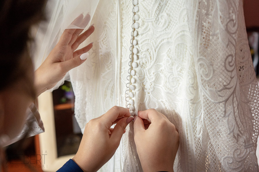 Wymiana obrączek - detale dłoni