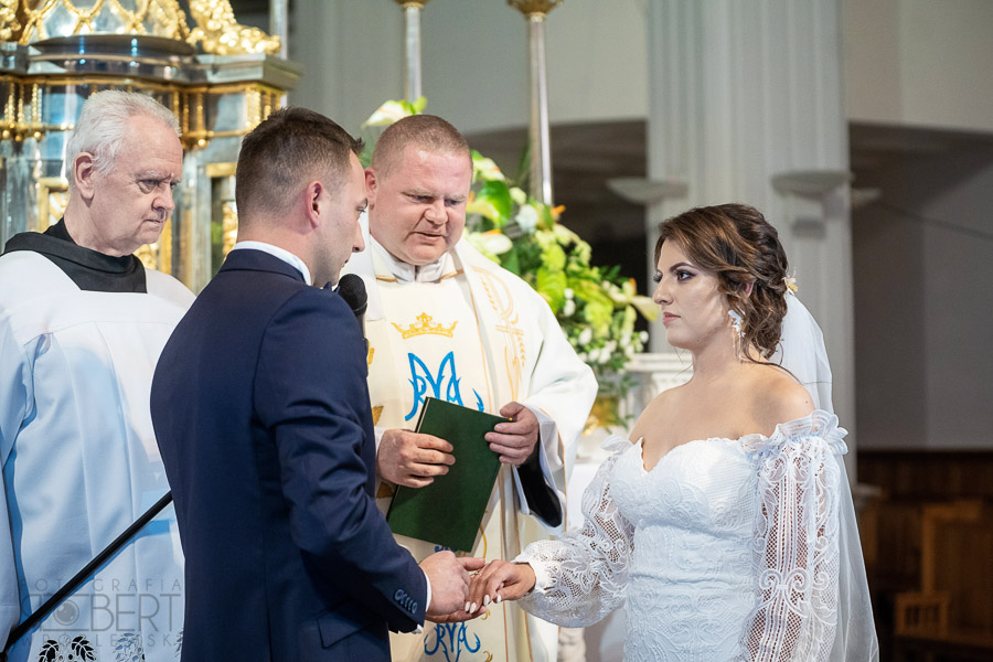 Mariusz i Milena w ogrodzie Kuźni Napoleońskiej