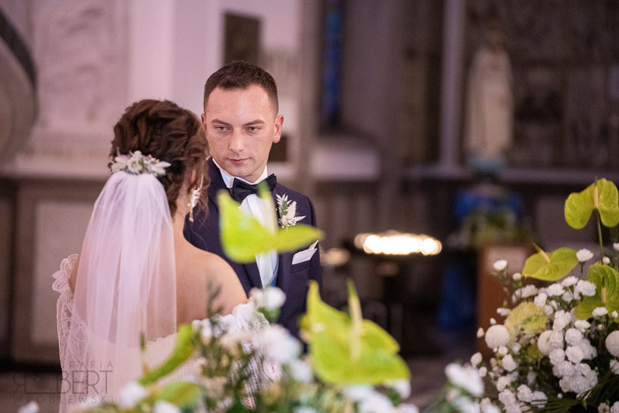 Wymiana obrączek w Bazylice w Niepokalanowie