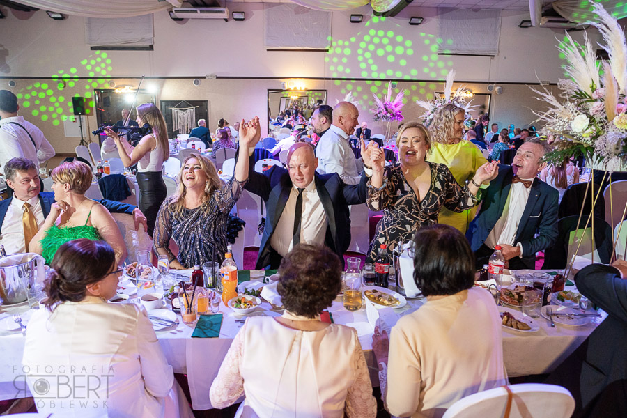 Klimatyczny reportaż ślubny z Kuźni Napoleońskiej