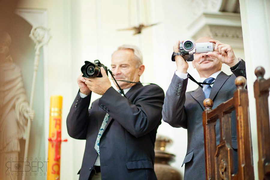 Gratulacje pod kościołem św. Anny w Wilanowie