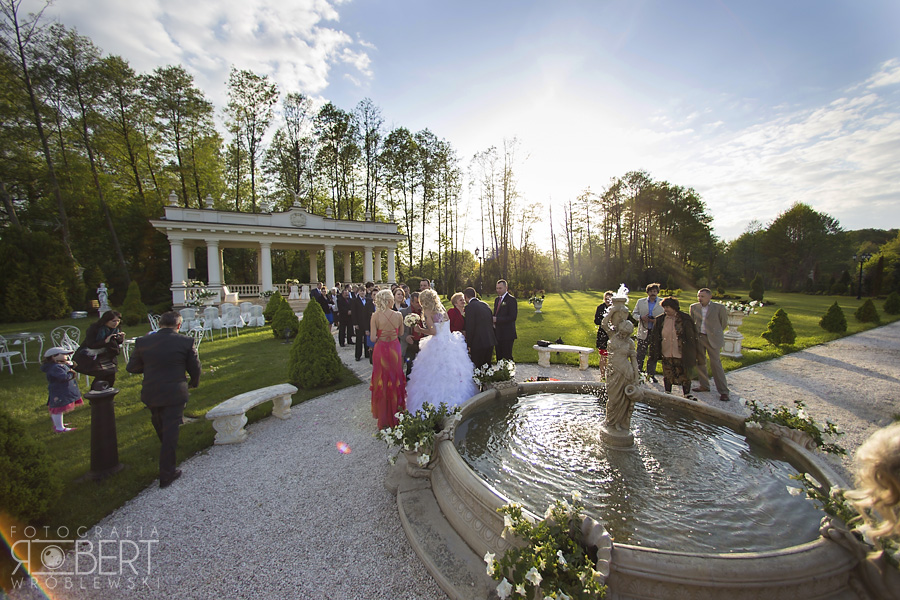 Koniec dnia ślubnego - szczęśliwa Para Młoda