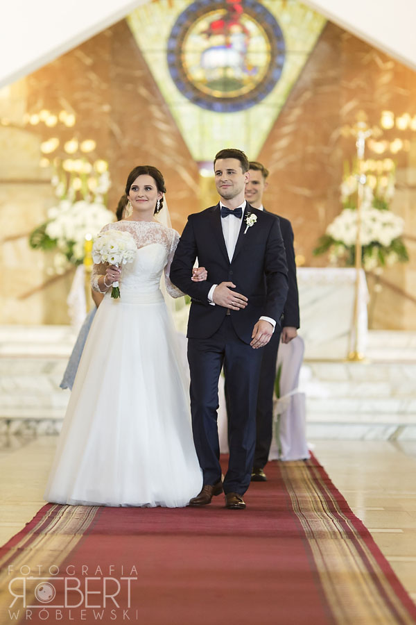 Detale sukni i garnituru - portret