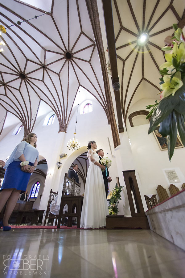 Wnętrze kościoła ślub Architektura sakralna - wnętrze świątyni Warszawa