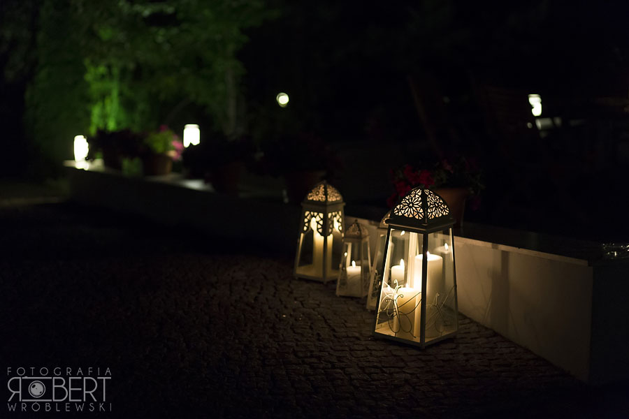 Robert Wróblewski zdjęcia ślubne Robert Wróblewski - pamiątkowe zdjęcie w lesie