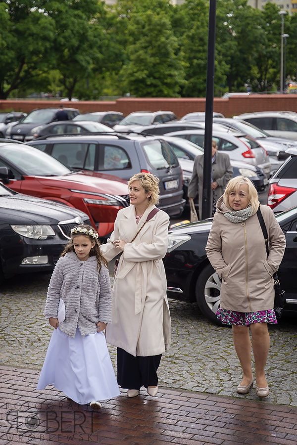 Hania portret komunijny Portret Hani w sukience komunijnej - fotograf Warszawa