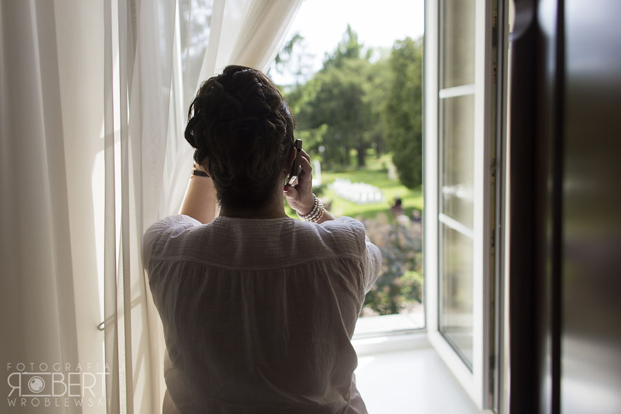 Radość pary młodej podczas przysięgi