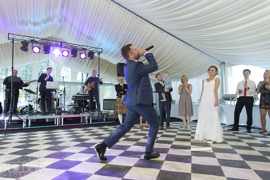 Zabawa weselna pod namiotem reportaż