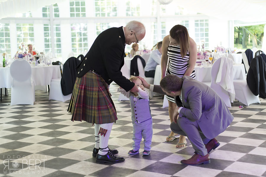 Pierwszy taniec Wioli i Austina - szeroki kadr