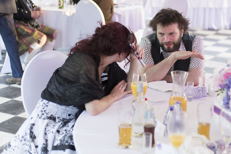 Para Młoda przed wyjściem na ceremonię