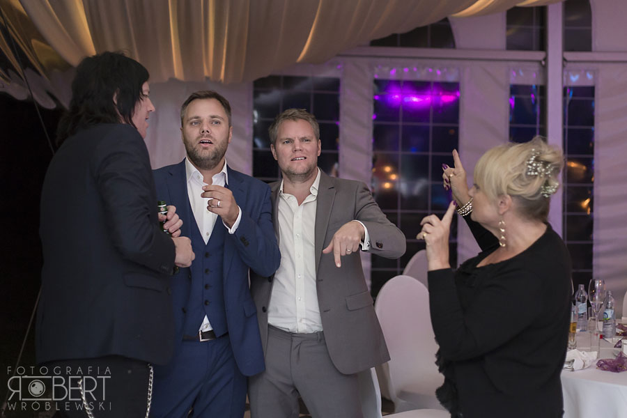 Wymiana obrączek pod gołym niebem