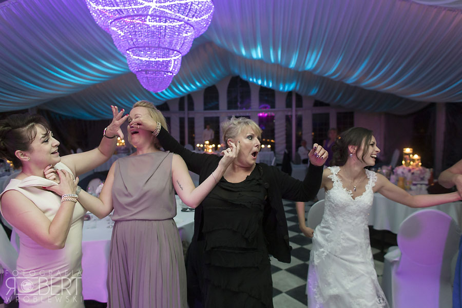 Dynamiczne tańce przy muzyce Papaja Band