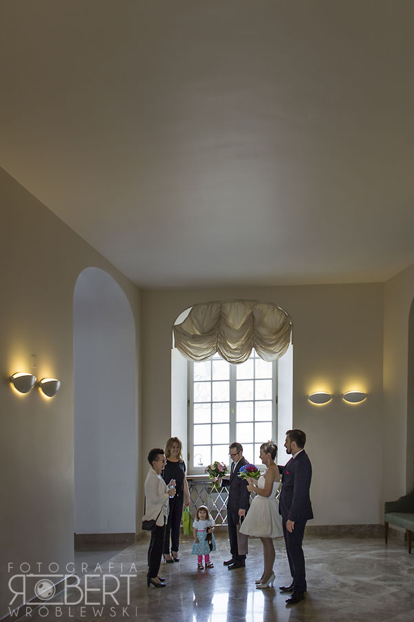 Dziecko na ślubie rodziców - mała Hania