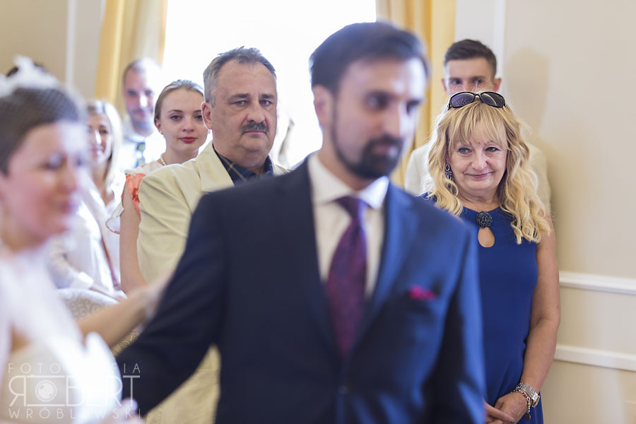 Detale ślubne w plenerze miejskim