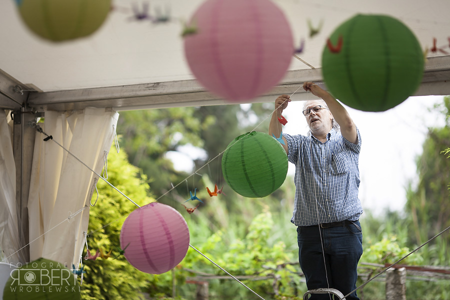 Maria przygotowuje się do ślubu nad oceanem
