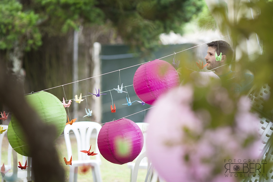 Elegancki Pan Młody w hiszpańskim słońcu